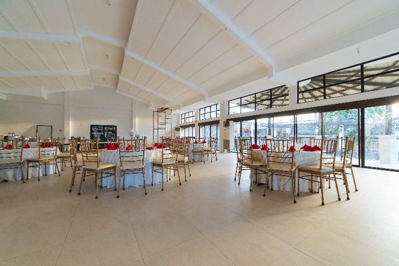 Reddoorz Premium @ Sta Rosa Tagaytay Road Hotel Silang ภายนอก รูปภาพ